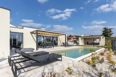 Image de Beautiful home in Tar