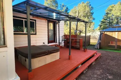 Image de relaxing 1-bedroom apartment with gazebo, ac and jacuzzi in soothing Show Low