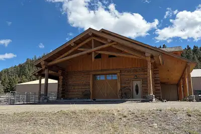 Image de Beautiful 3-bedroom barn apartment right next to Yellowstone National Park