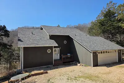 Image de Beaver Cove Retreat-Fabulous 5-bedroom house, Lake front, Big Deck