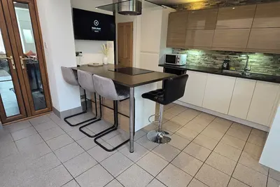 Image de Y Ddraig Suite by NextStep Stays - City Centre - Sleeps 6 - Free Parking