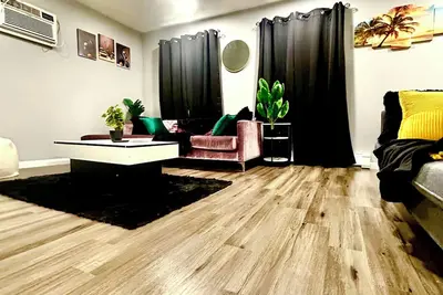 Image de April 40% Off. Close to Ewr, Jfk, Lga, Manhattan, Nyc. Sleeps up to 8.