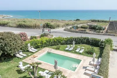 Image de Bel appartement à Scicli avec vue sur la mer.