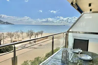 Image de Appartement 3 chambres au bord de la mer avec parking à Roses