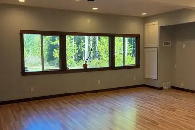 Image de Beautiful 3-bedroom house in pleasant Seabeck with cozy charm