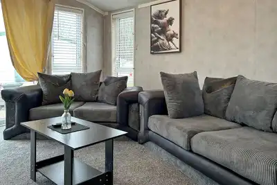 The Meadow - Uk51411