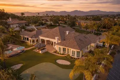 Image de Sleeps 20 | Resort Pool + Putting Green + Near Lake Poway | Barrel & Crest