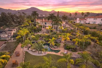 Image de Resort Pool + Gorgeous Grounds + Basketball Court | Sunset Estate