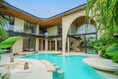 Image de Tropical 6br Luxury Villa with Beach Club Pool Design Amazing View