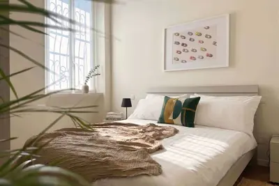 Image de Achille's quiet and elegant retreat in the city