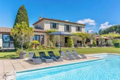 Image de Villa Provençale Moderne avec Piscine & Jardin – À 4 km du Centre d’Aix