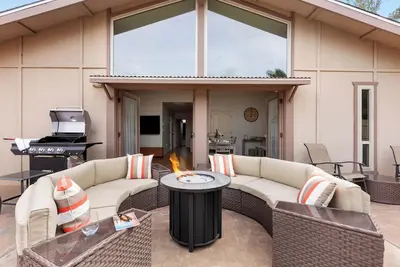 Image de Explore Sedona Sunset Soaks: a cozy 3-bed, 2-bath retreat with modern comforts.