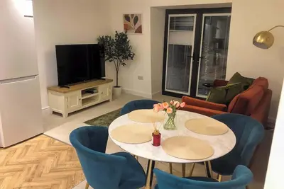 Image de City Centre Penthouse I Free Parking I Sleeps 4