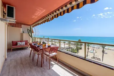 Image de Contemporary apartment in front of the sea