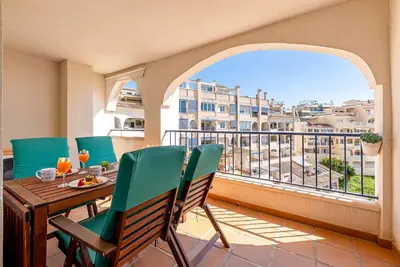 Image de Cozy apartment for 5 in Torrequebrada