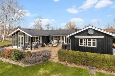 Image de 84301 Rønde - Strandløbervej 7