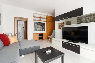 Image de GuestHost - Cozy 58m2 apartment, perfect for 4 people, located on the fifth floor of a building with lift. The accommodation is located in the Crescenzago area, well connected thanks to the Crescenzago metro stop (M2-Verde) and buses #44, #54, #51 and #