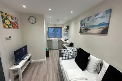 Image de Cozy, Sunny, and Private studio