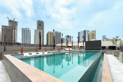 Image de Free housekeeping visits during your stay - StayShort - Fresh 2 Bedroom Apartment in Jvc that Sleeps 5