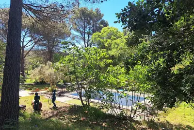 Image de Maison d'artiste avec piscine dans les Pièdes