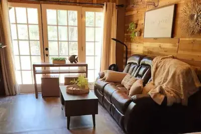 Image de Cozy Cabin for 4 / Quiet Wilderness Stay / Illinois River