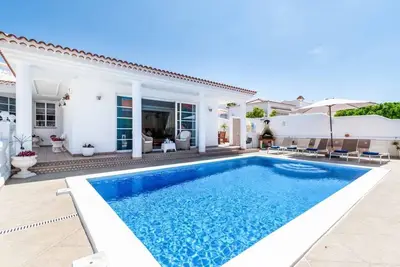 Image de Beautiful 3 Bedroom Villa in Callao Salvaje