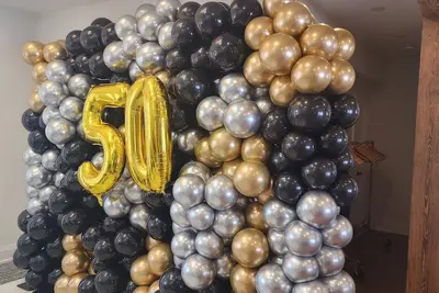 Image de Luxury Chalet, entertain up to 70 people, waterfall, firepit, putting green.