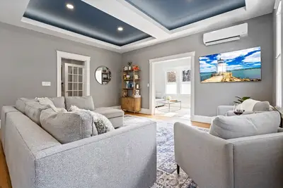 Urban Ease/By Downtown/Parking