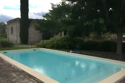 Image de Gîte sur grande propriété avec vue montagne, piscine privée et Wi-Fi