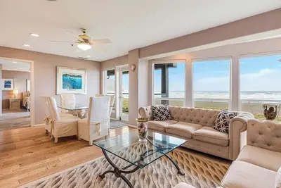 Image de Promenade 502 - Top-Floor Oceanfront Penthouse