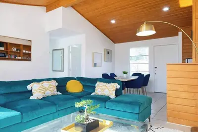 Image de New Charming E Austin Home w/ workspace+Coffee Bar