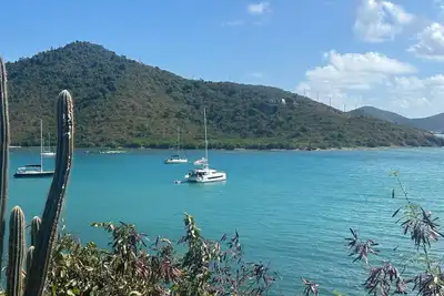 Image de Luxury Catamaran /private mooring Coral Bay water access only – dinghy provided