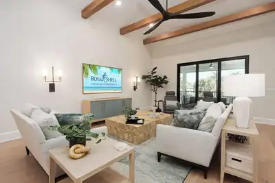 Image de Beautifully Renovated Vacation Home on West Gulf Drive - Coastal Calm