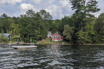 Image de Charming waterfront 1-bedroom cottage in peaceful Winthrop perfect for getaway