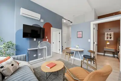 Image de Plymouth Collection: 2bd with Lobby, Gym, Rooftop