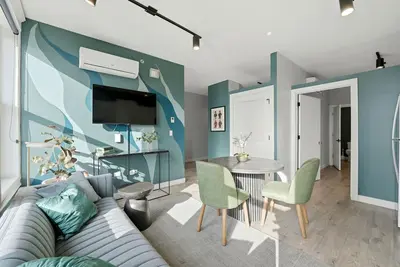 Image de Plymouth Collection: Top Floor with Gym & Rooftop!