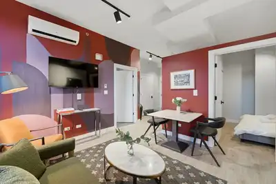 Image de Plymouth Collection: 2bd with Lobby, Gym, Rooftop