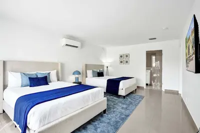 Modern Suite w Patio & Pool  2 Queen Beds