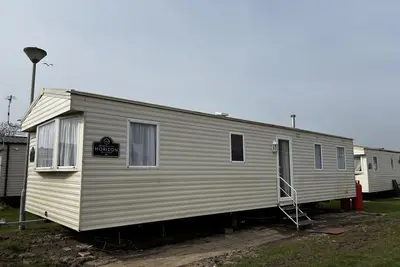 Image de Dog-friendly caravan at New Beach Holiday Park, Kent ref 66058nb
