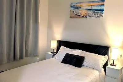 Image de Brand New 2br Suite close to Airport with Parking