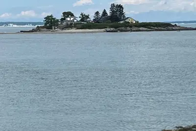 Image de Enchanting 2-bedroom apartment in the heart of Biddeford Pool at Hills Beach.