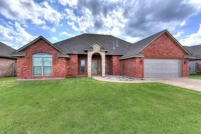 Image de Lawton Lonesome Dove 4 Bd/3 Ba Home