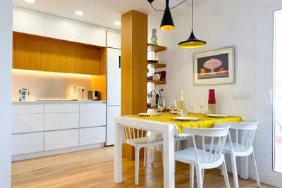 Image de Modern, Open-plan attic apartment, large terrace