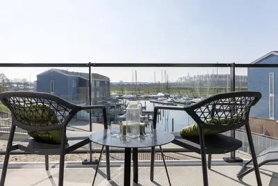 Image de Appartement dans le port & une vue magnifique