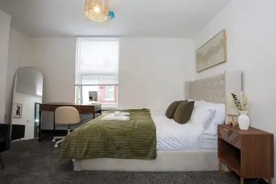 Image de Westcott House Stylish 3br Family Gateway