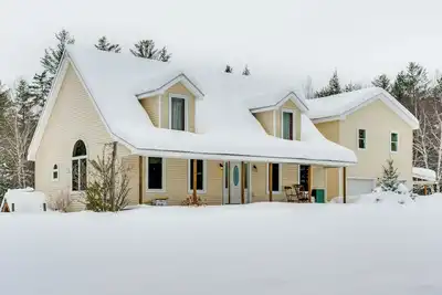 Image de Explore the White Mountains! Spacious Rural Home