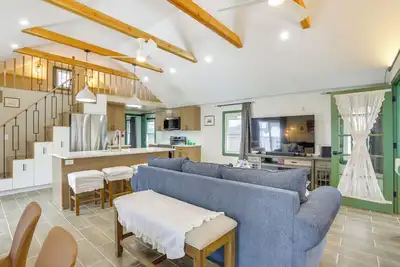 Image de Lakeside Charm! Updated Home Near Mtn Creek Resort