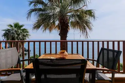 Image de Amfitriti Seafront Apartment 5 by RentalsPro