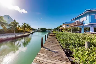 Image de Oceanfront house with dock, kayaks, deck, fast WiFi, central Ac & washer/dryer