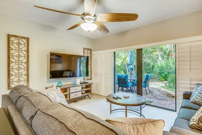 Image de Beautiful, sunlit home with pool, tennis court & beach access - near the marina